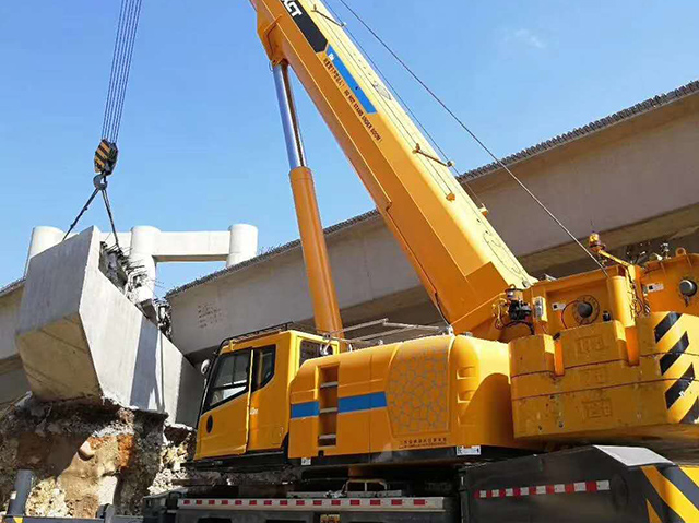 吊車
